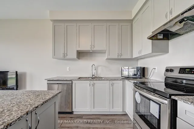 Additional image 9 of 104 Forestwalk St