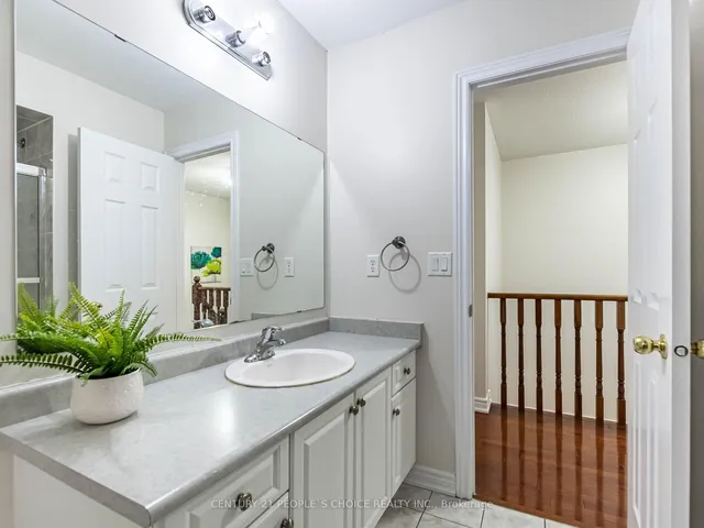 Additional image 41 of 74 Crystalview Cres