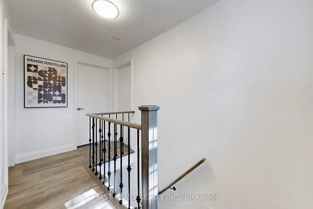 Additional image 22 of 2950 Bayview Ave