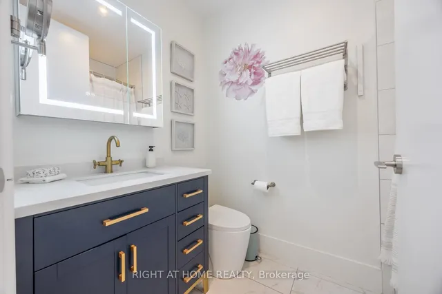 Additional image 30 of 39 Queens Quay Unit 129