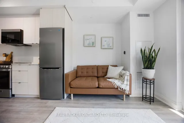 Additional image 9 of 2369 Danforth Ave Unit 210