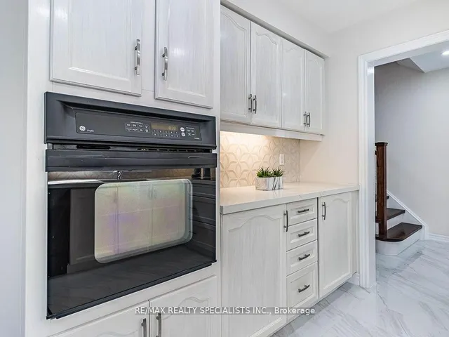 Additional image 13 of 140 Pressed Brick Dr