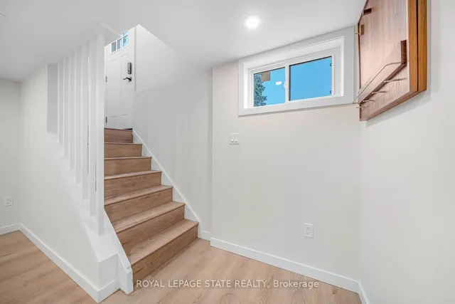 Additional image 24 of 869 Garth St