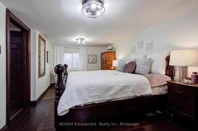 Additional image 28 of 1517 Norwood Ave