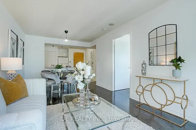 Additional image 18 of 600 Queens Quay Unit 711