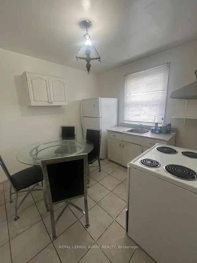 Additional image 19 of 852 Runnymede Rd