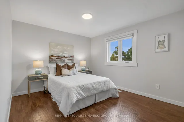 Additional image 18 of 2377 Cotswold Cres