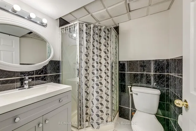 Additional image 44 of 2916 Sycamore St