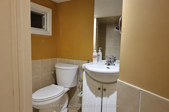 Additional image 41 of 1820 Dundas St