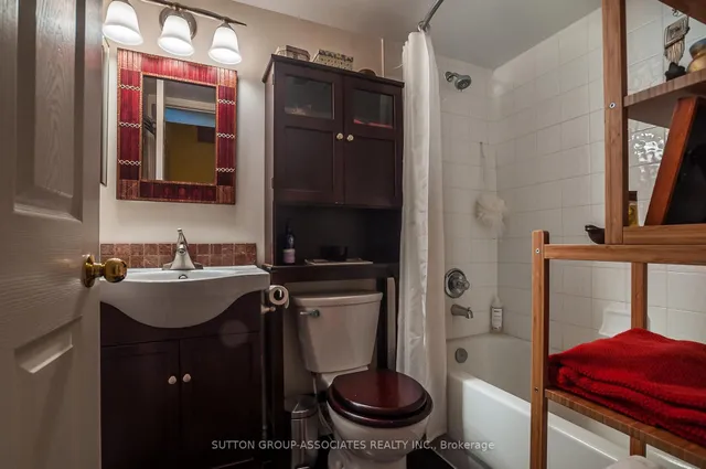 Additional image 18 of 100 Redpath Ave Unit 28