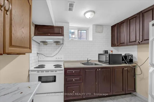 Additional image 35 of 43 Hoover Cres