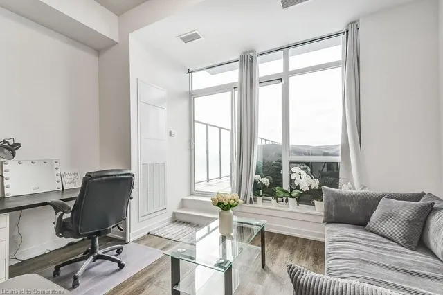 Additional image 20 of 450 Dundas St Unit 520