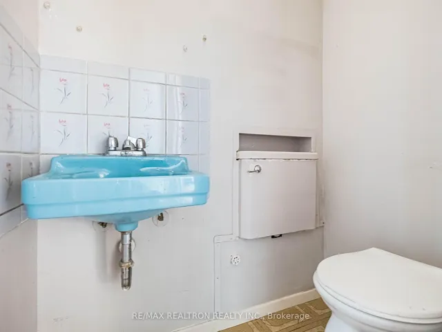 Additional image 23 of 872 Royal York Rd