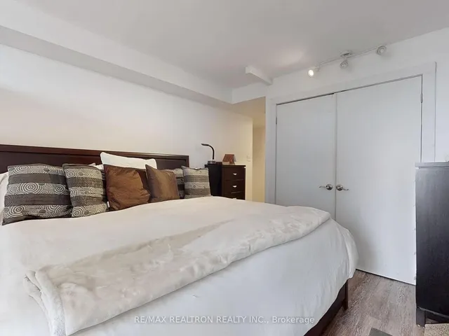 Additional image 22 of 101 Subway Cres Unit 912