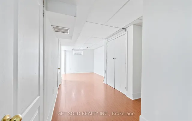 Additional image 29 of 15 Wray Crt