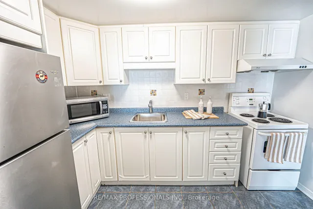 Additional image 22 of 61 Main St Unit 202