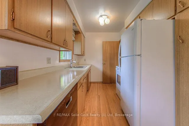 Additional image 14 of 254 Village Rd