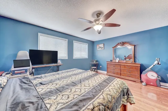 Additional image 21 of 37 Denim Dr