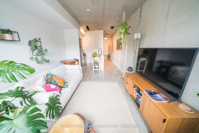 Additional image 10 of 319 Carlaw Ave Unit 306