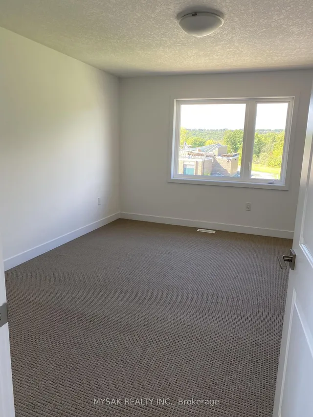 Additional image 10 of 166 Mount Albion Rd Unit 13