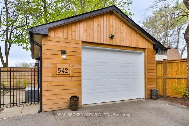 Additional image 35 of 542 Cumberland Ave