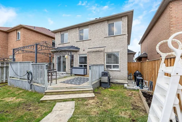 Additional image 30 of 13 Robarts Dr