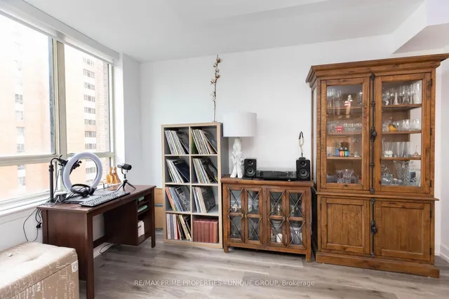 Additional image 9 of 633 Bay St Unit 903