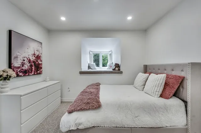 Additional image 25 of 1 Tristan Crt