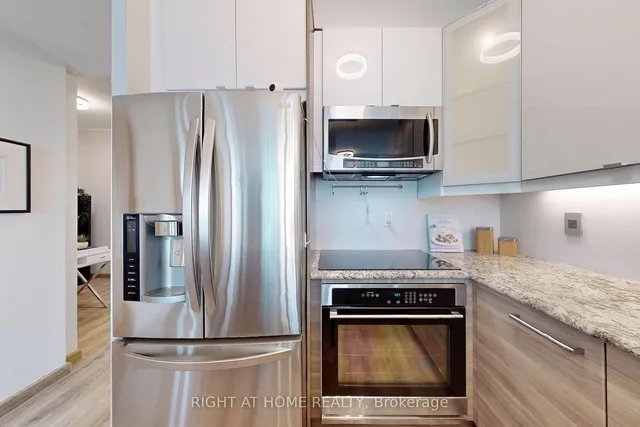 Additional image 8 of 219 Fort York Blvd Unit 2205