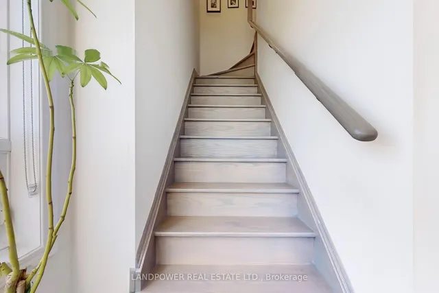 Additional image 19 of 1130 Briar Hill Ave Unit 302