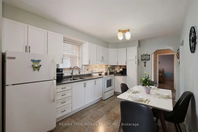 Additional image 14 of 1310 Victoria Park Ave