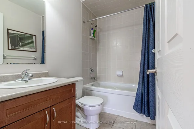 Additional image 5 of 217 Woodley Cres