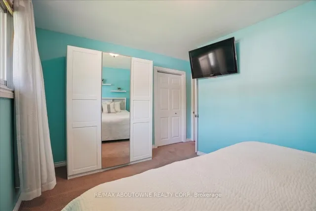 Additional image 20 of 40 Autumn Leaf Rd