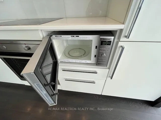 Additional image 13 of 15 Grenville St Unit 2706