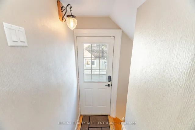 Additional image 35 of 30 Frederick St