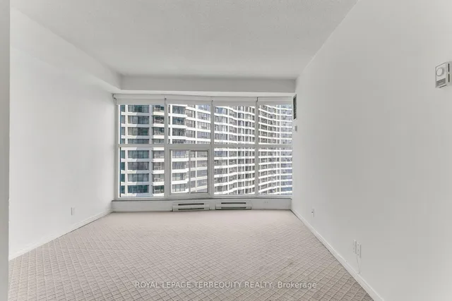 Additional image 22 of 77 Harbour Sq Unit 2707