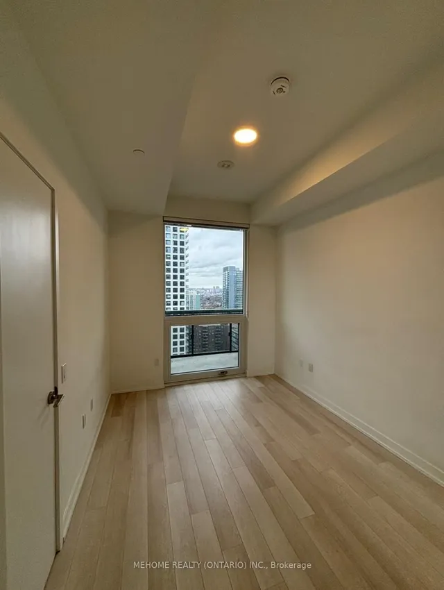 Additional image 10 of 39 Roehampton Ave Unit 2101