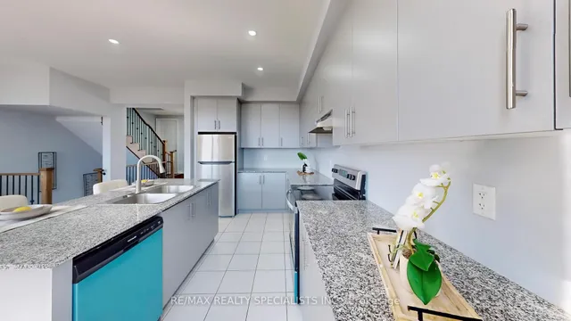 Additional image 10 of 6 QUEENPOST Dr