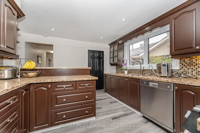 Additional image 10 of 52 Lorraine Cres