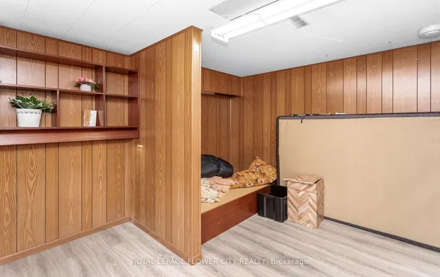 Additional image 28 of 67 Sutherland Ave