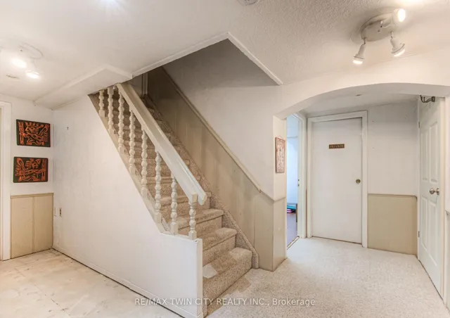 Additional image 35 of 92 Pinehurst Cres