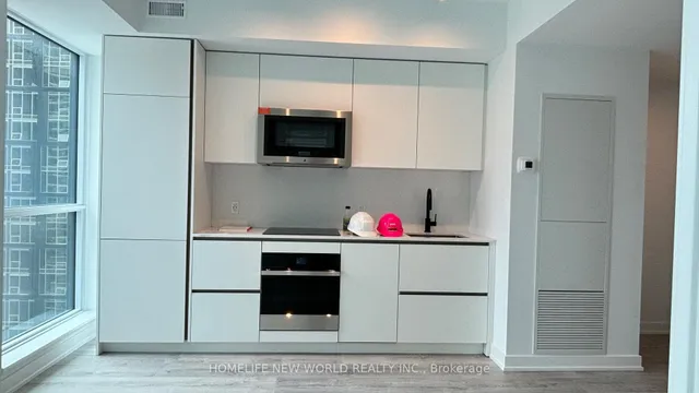 Additional image 12 of 327 King St Unit 2701