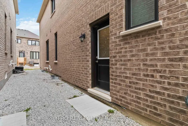 Additional image 36 of 486 Bergamot Ave