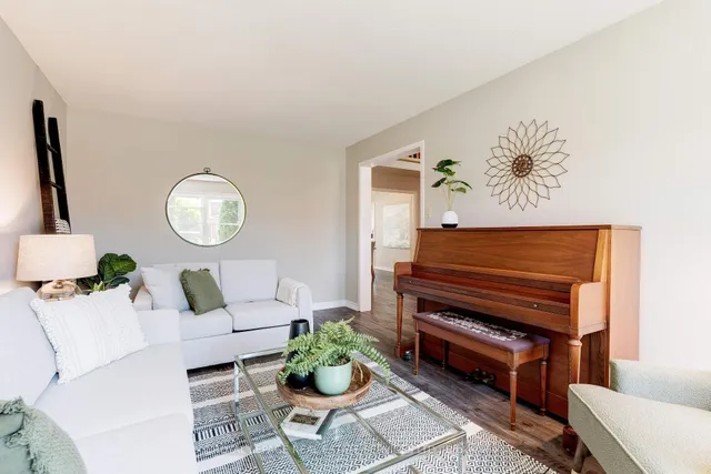 Additional image 9 of 2053 Deer Run Ave