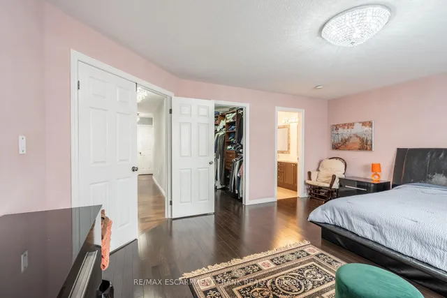 Additional image 28 of 36 Showcase Dr