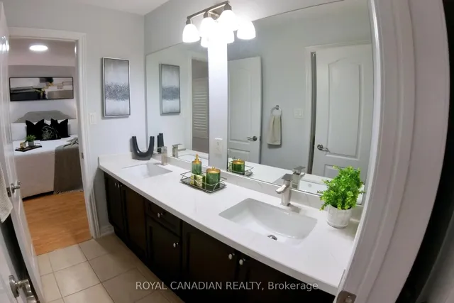 Additional image 5 of 8 Templar St