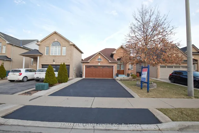 32 Pappain Cres