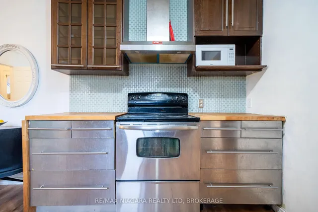 Additional image 8 of 225 West 2nd St