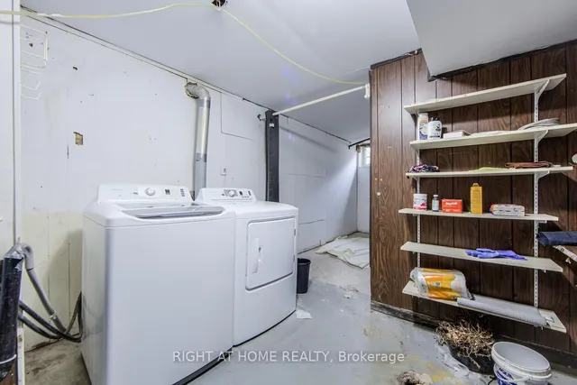 Additional image 32 of 1276 HILLVIEW Cres