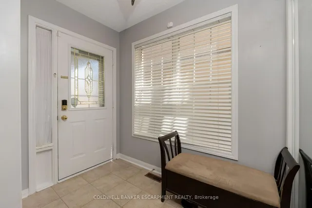 Additional image 5 of 593 Caverhill Cres